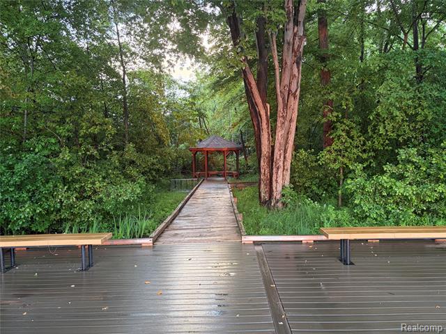 Builiding view fifty three for 490 Cove View, Waterford, MI. 48327