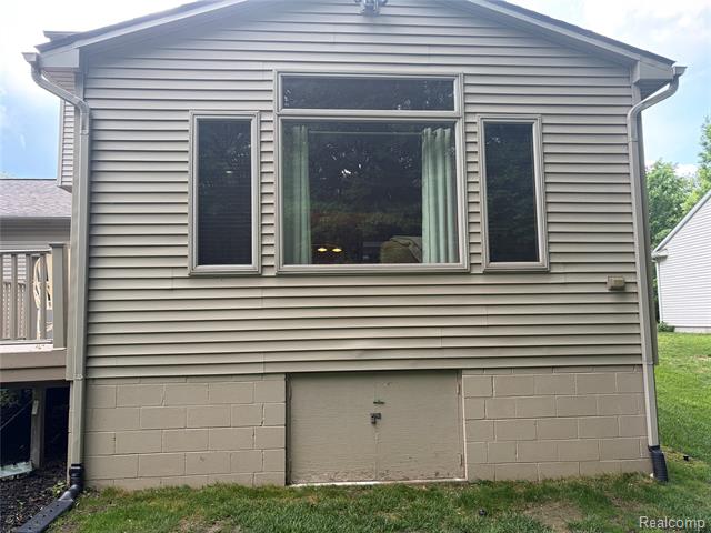 Builiding view six for 490 Cove View, Waterford, MI. 48327