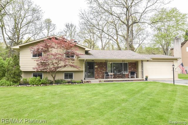 front view for 1243 Blue Heron Dr, Highland, Mi. 48357