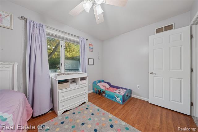 Builiding view fifteen for 2525 Sherlock, Highland, MI. 48356