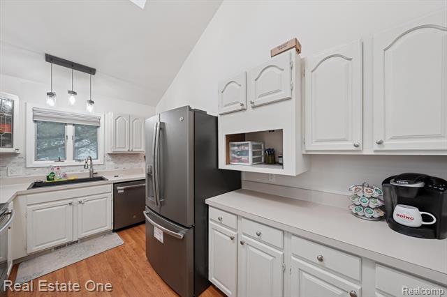 Builiding view five for 2525 Sherlock, Highland, MI. 48356