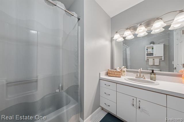 Builiding view nineteen for 2525 Sherlock, Highland, MI. 48356