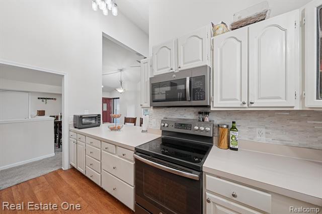 Builiding view seven for 2525 Sherlock, Highland, MI. 48356