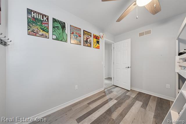 Builiding view seventeen for 2525 Sherlock, Highland, MI. 48356