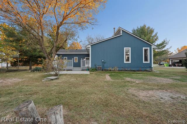 Builiding view twenty nine for 2525 Sherlock, Highland, MI. 48356