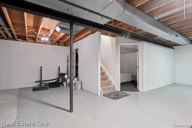 Builiding view twenty for 2525 Sherlock, Highland, MI. 48356