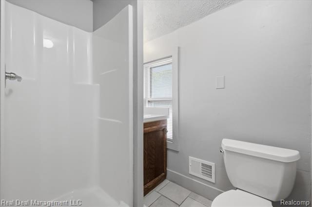 Builiding view thirty nine for 354 N Saginaw, Pontiac, MI. 48342