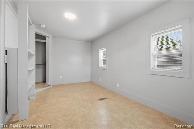 Builiding view thirty six for 354 N Saginaw, Pontiac, MI. 48342