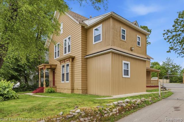 Builiding view three for 354 N Saginaw, Pontiac, MI. 48342