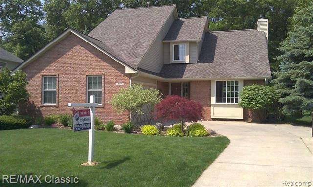 front view for 319 Pine Creek Ct, Waterford, Mi. 48327