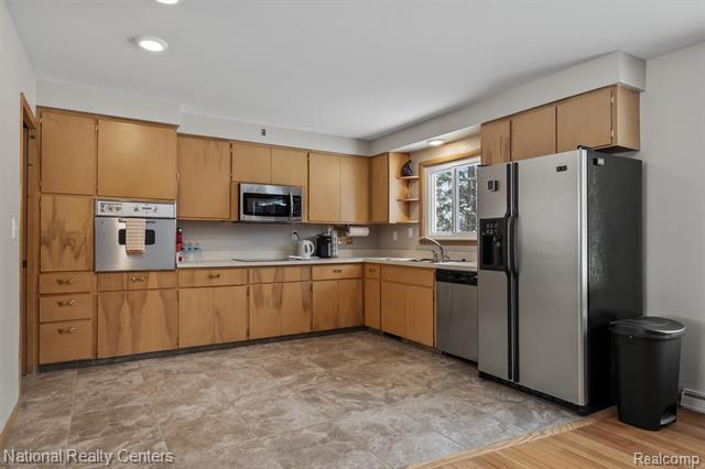 Builiding view thirteen for 4264 Woodstock, Waterford, MI. 48328