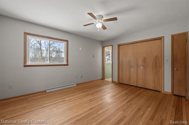 Builiding view thirty one for 4264 Woodstock, Waterford, MI. 48328