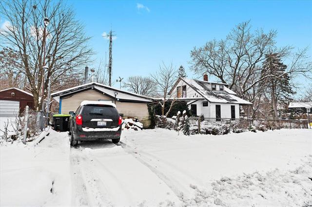 Builiding view one for 162 Edison, Pontiac, MI. 48342