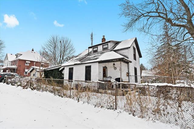 Builiding view three for 162 Edison, Pontiac, MI. 48342