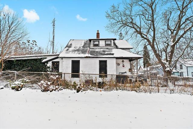 Builiding view two for 162 Edison, Pontiac, MI. 48342