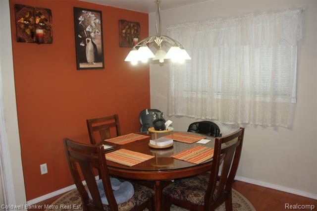 Builiding view seven for 4092 Woodstock, Waterford, MI. 48328