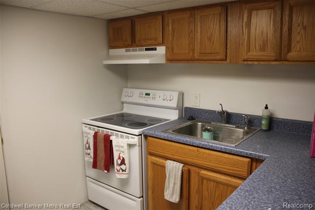 Builiding view seventeen for 4092 Woodstock, Waterford, MI. 48328