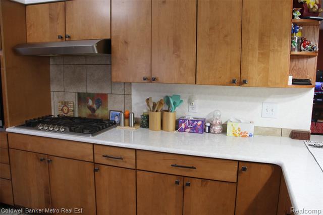 Builiding view twelve for 4092 Woodstock, Waterford, MI. 48328