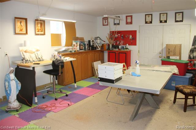 Builiding view twenty two for 4092 Woodstock, Waterford, MI. 48328