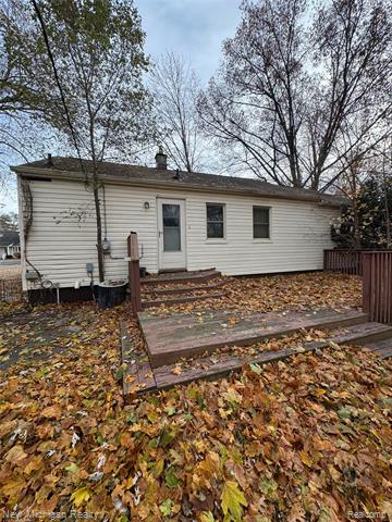 Builiding view eight for 5458 Vincent, Waterford, MI. 48327