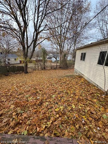 Builiding view six for 5458 Vincent, Waterford, MI. 48327