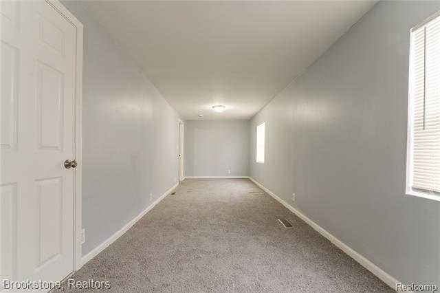 Builiding view eighteen for 2961 Chrysler, Waterford, MI. 48328