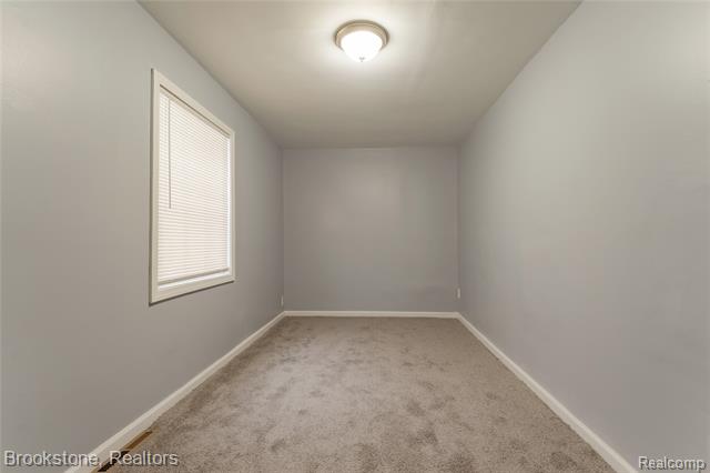 Builiding view ten for 2961 Chrysler, Waterford, MI. 48328