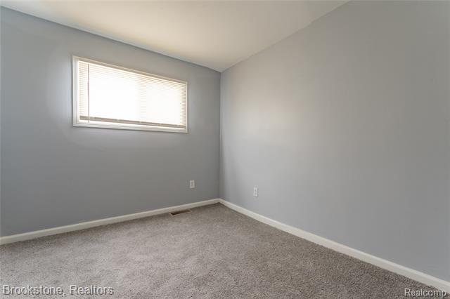 Builiding view thirteen for 2961 Chrysler, Waterford, MI. 48328