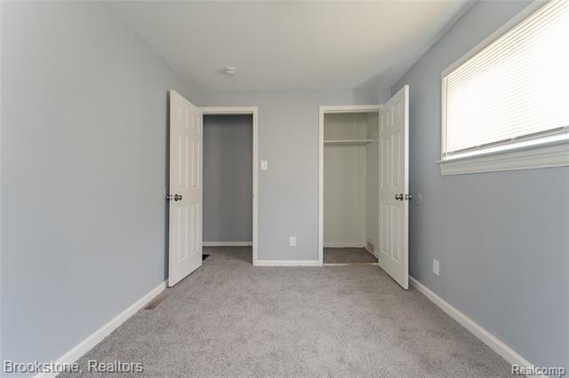 Builiding view twelve for 2961 Chrysler, Waterford, MI. 48328