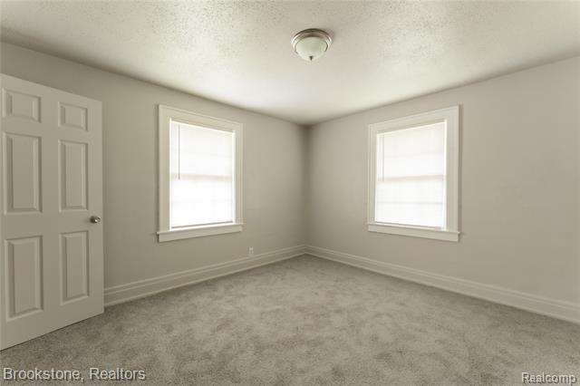 Builiding view nineteen for 356 Nelson, Pontiac, MI. 48342