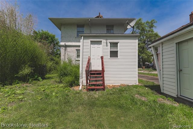 Builiding view thirty for 356 Nelson, Pontiac, MI. 48342