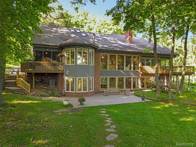 Builiding view eleven for 2323 Addaleen, Highland, MI. 48357