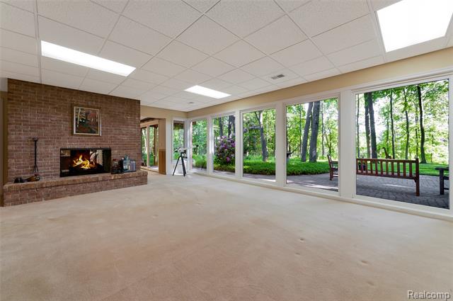 Builiding view fifty nine for 2323 Addaleen, Highland, MI. 48357