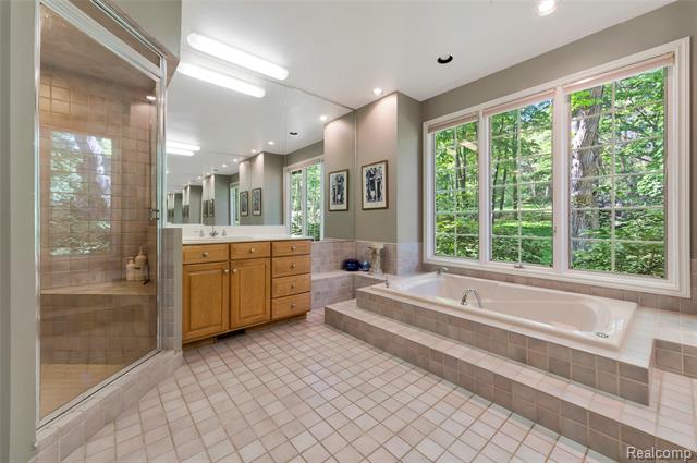 Builiding view forty five for 2323 Addaleen, Highland, MI. 48357