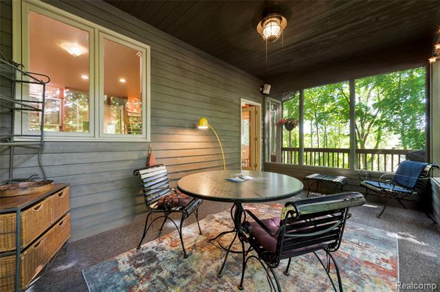 Builiding view forty nine for 2323 Addaleen, Highland, MI. 48357