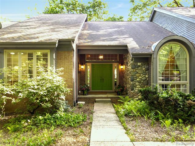 Builiding view nineteen for 2323 Addaleen, Highland, MI. 48357