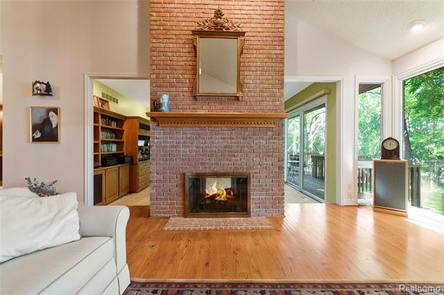 Builiding view thirty for 2323 Addaleen, Highland, MI. 48357