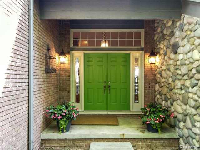 Builiding view twenty for 2323 Addaleen, Highland, MI. 48357