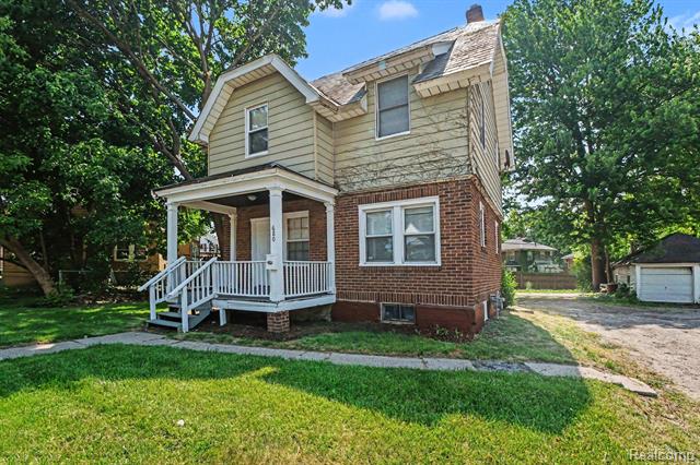 Builiding view one for 680 N Perry, Pontiac, MI. 48342