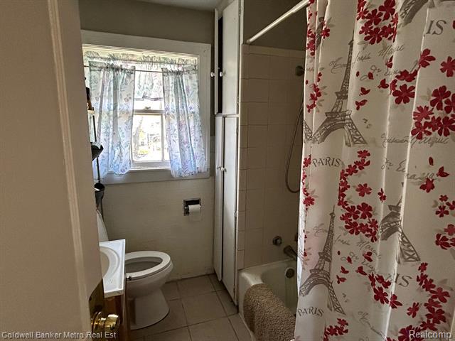 Builiding view four for 669 N Perry, Pontiac, MI. 48342