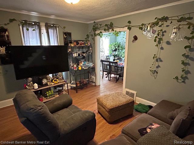 Builiding view two for 669 N Perry, Pontiac, MI. 48342