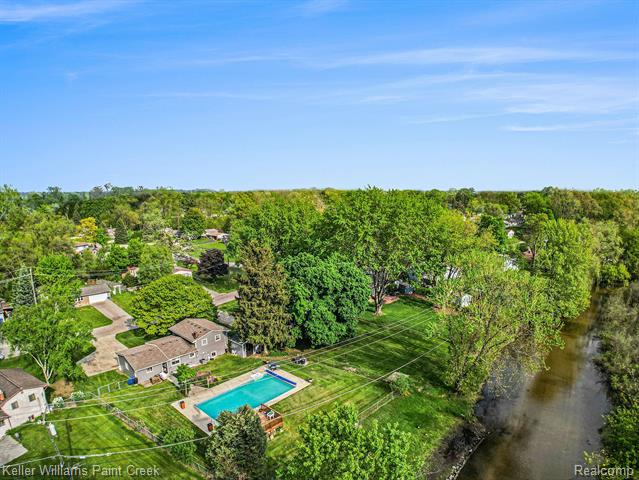 front view for 1087 Edgeorge St, Waterford, Mi. 48327