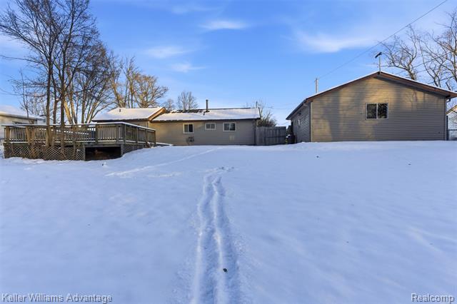 Builiding view eighteen for 1091 Joangay, Waterford, MI. 48327