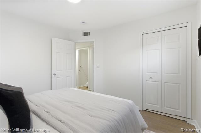 Builiding view fourteen for 1091 Joangay, Waterford, MI. 48327