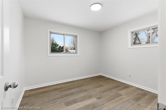 Builiding view sixteen for 1091 Joangay, Waterford, MI. 48327