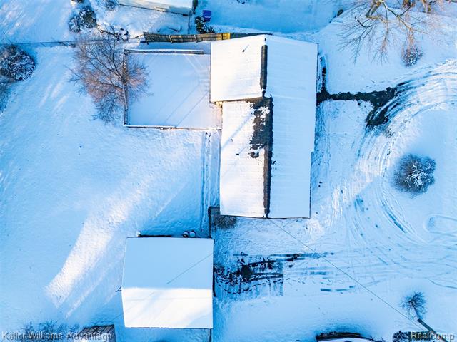 Builiding view twenty one for 1091 Joangay, Waterford, MI. 48327