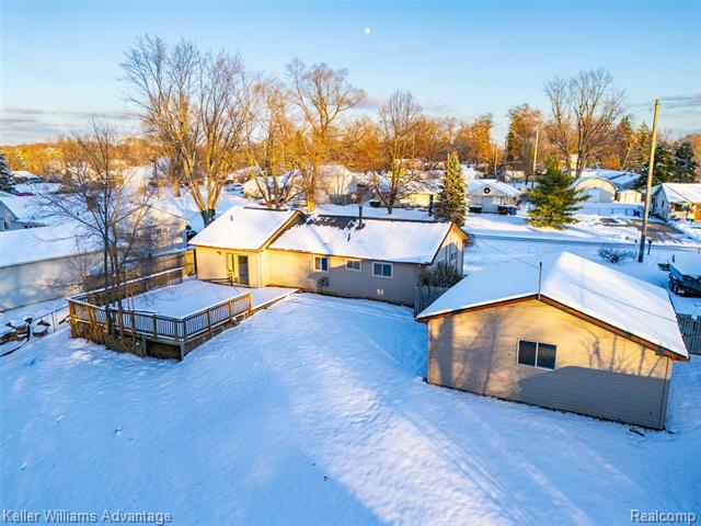 Builiding view twenty three for 1091 Joangay, Waterford, MI. 48327