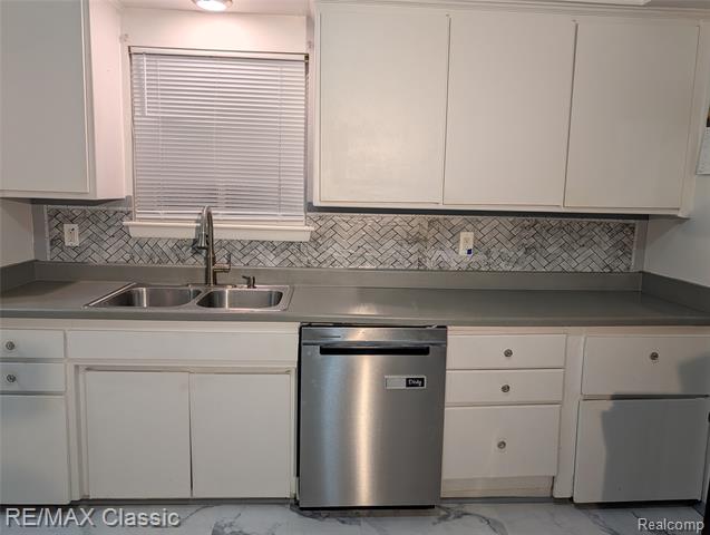 Builiding view four for 679 Linda Vista, Pontiac, MI. 48342