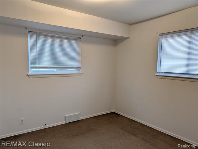 Builiding view ten for 679 Linda Vista, Pontiac, MI. 48342