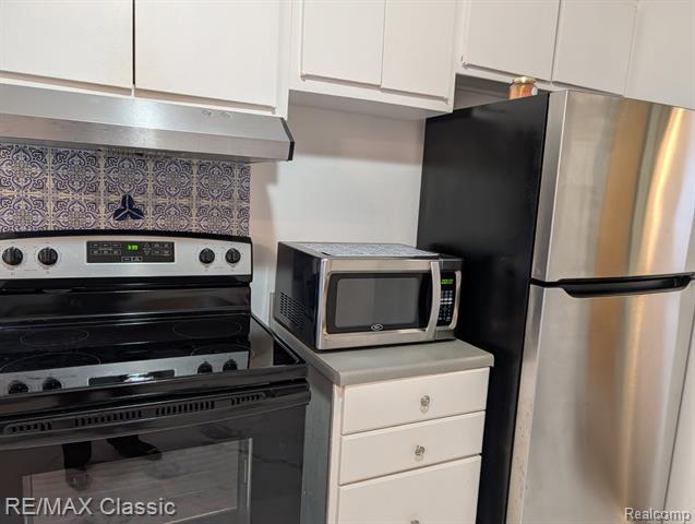 Builiding view two for 679 Linda Vista, Pontiac, MI. 48342